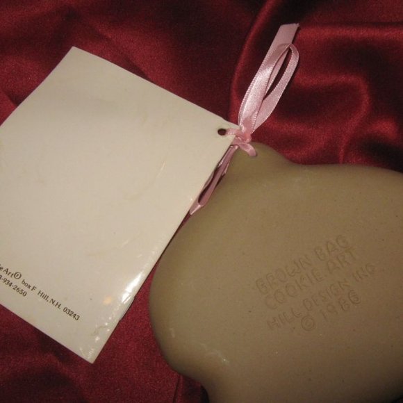 VINTAGE 1986 BROWN BAG COOKIE ART RUNNING RABBIT DESIGN CERAMIC COOKIE MOLD - Picture 5 of 7